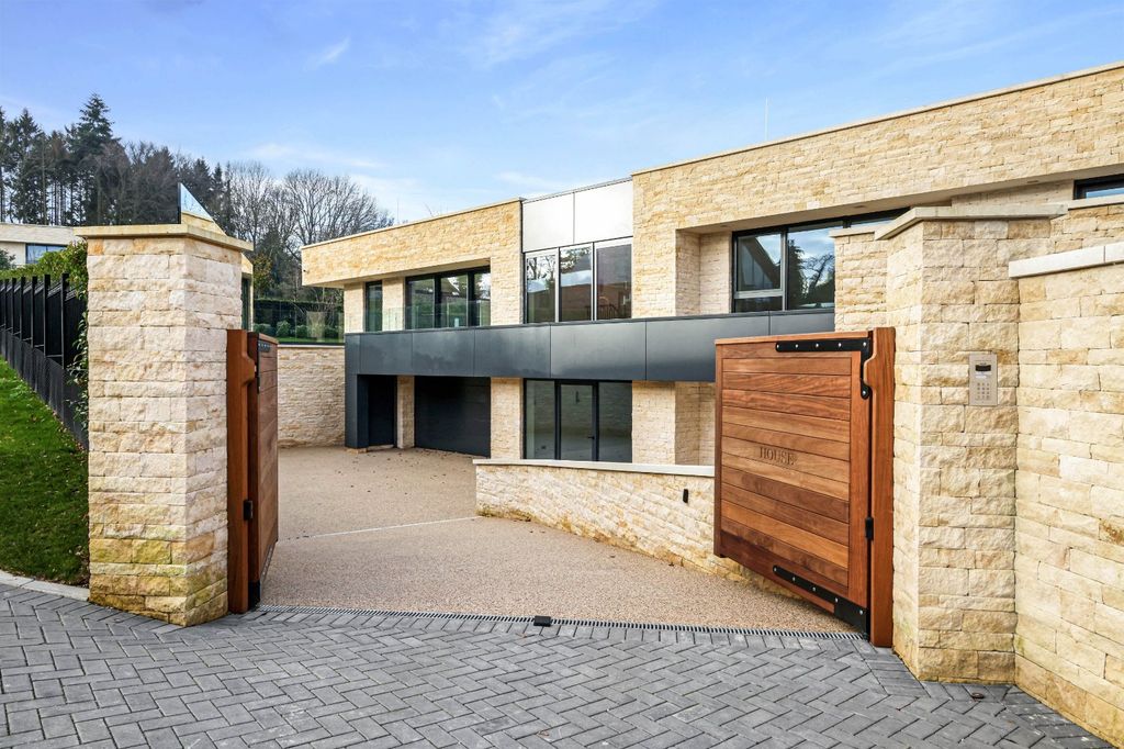Additional image 17 of 6 bed detached house for saleSovereign View, Charlton Kings, Cheltenham, Gloucestershire GL52