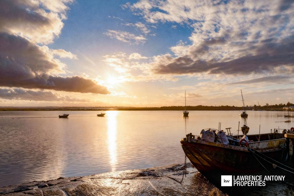 Additional image 18 of 3 bed flat for saleGrand Parade, Leigh-On-Sea SS9