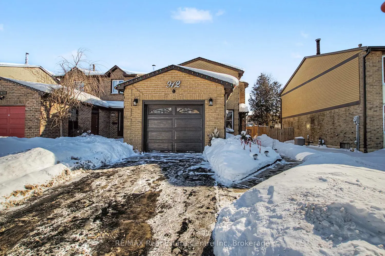 912 Laurier Avenue photo 3