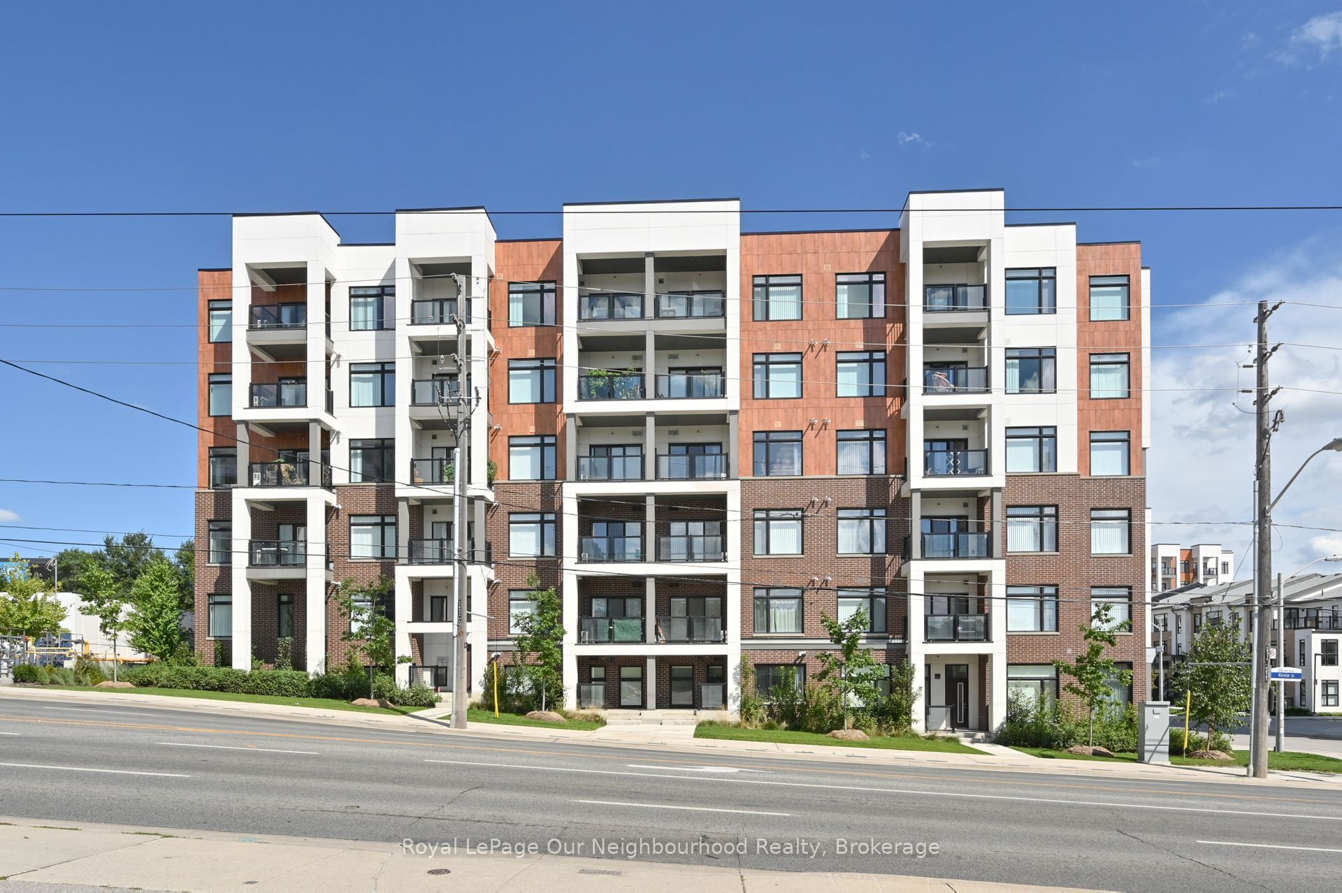 601-160 Canon Jackson Drive, Toronto, ON, M6M 0B6
