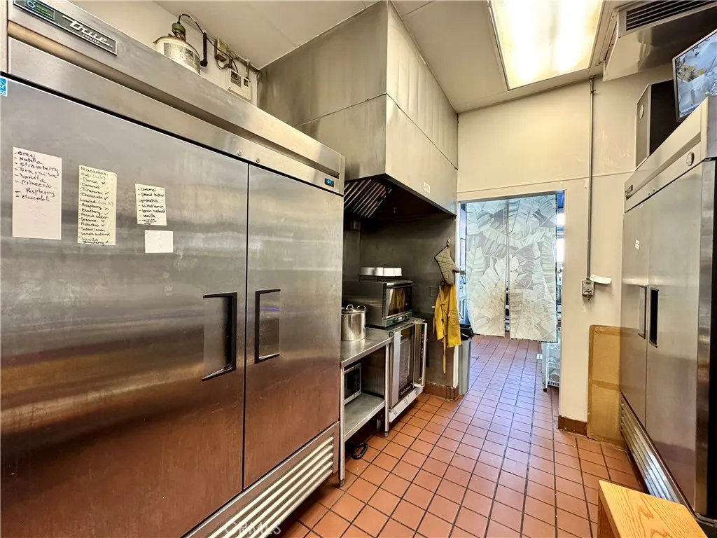 Additional image 13 of 1460 Baker St Unit D, Costa Mesa, CA 92626