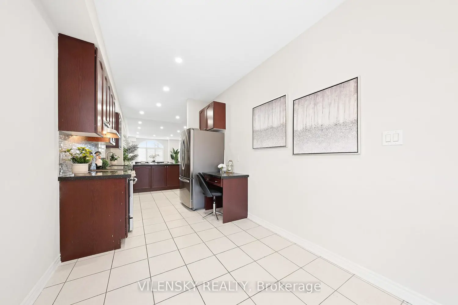 Primary image of 8777 Dufferin Street 17