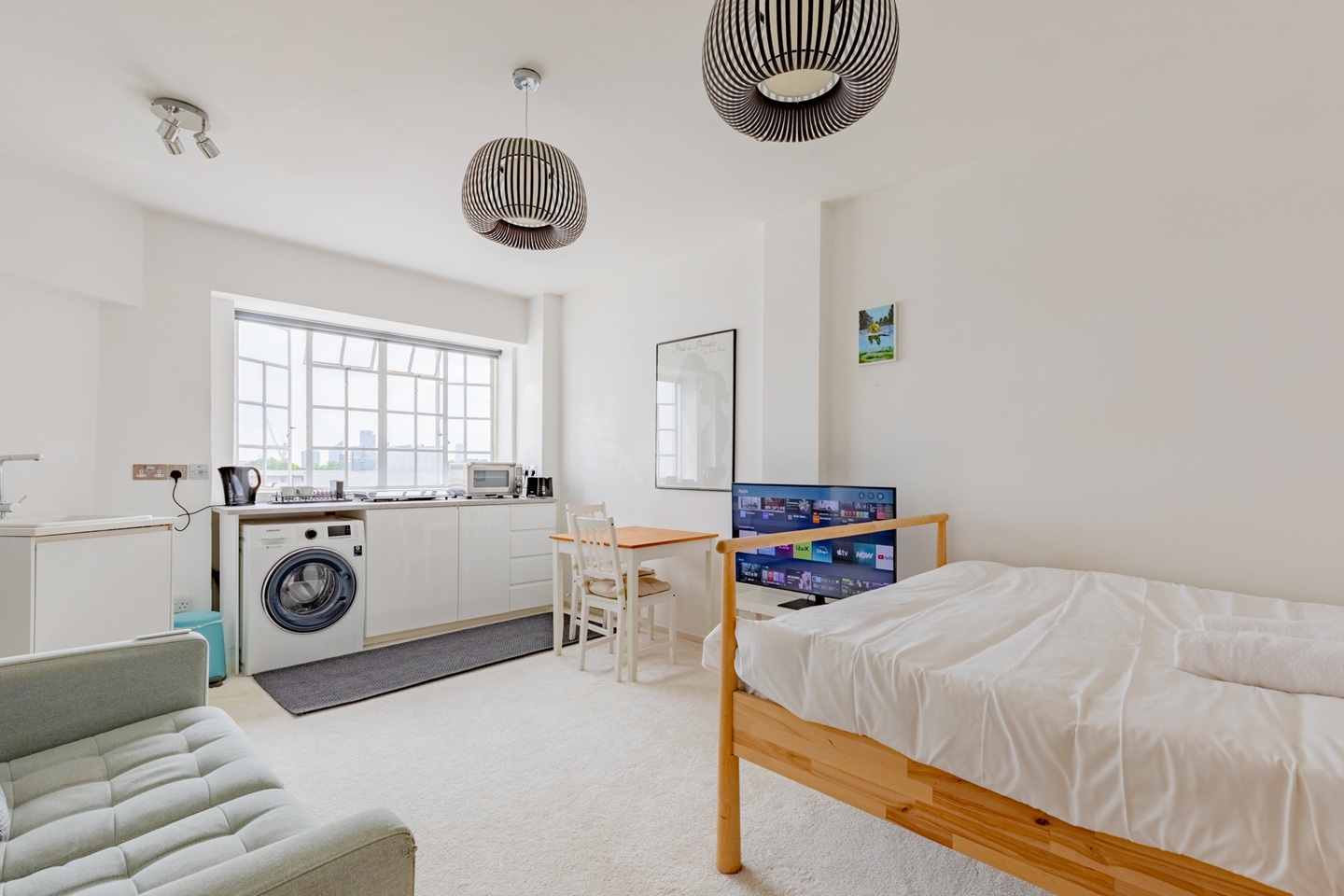 Additional image 2 of Studio Flat, Russell Court, WC1H, N1 7GU