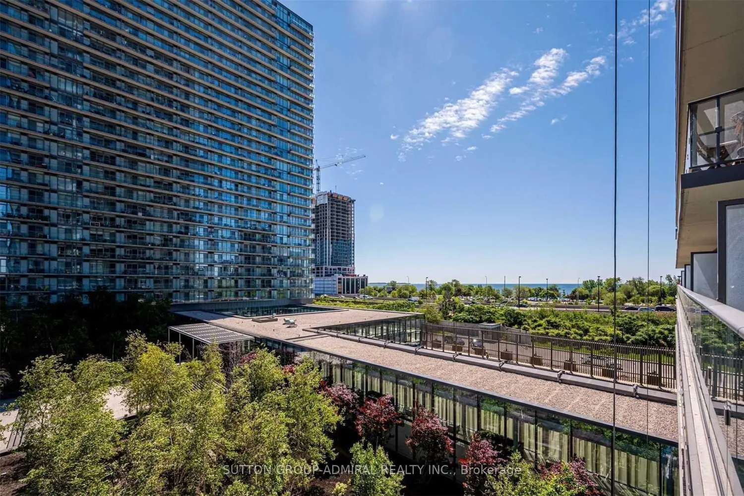 Additional image 15 of 105 The Queensway Avenue 413