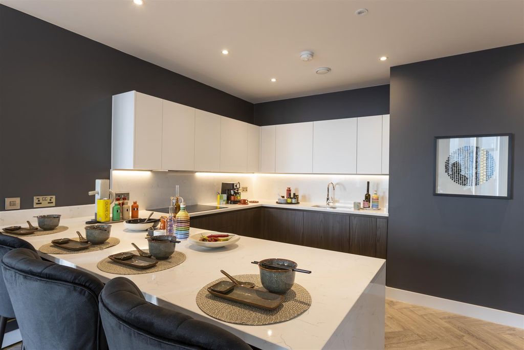 3 bed flat for saleThe Blade, New Jackson M15 photo 4
