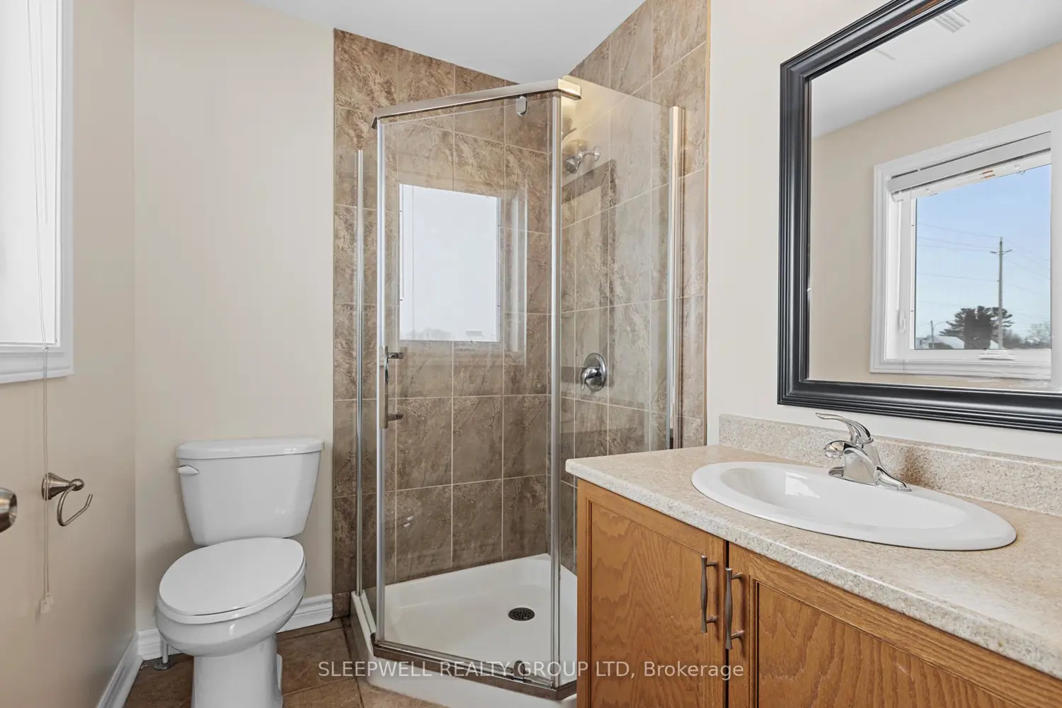 Additional image 10 of 94 Fourth Avenue