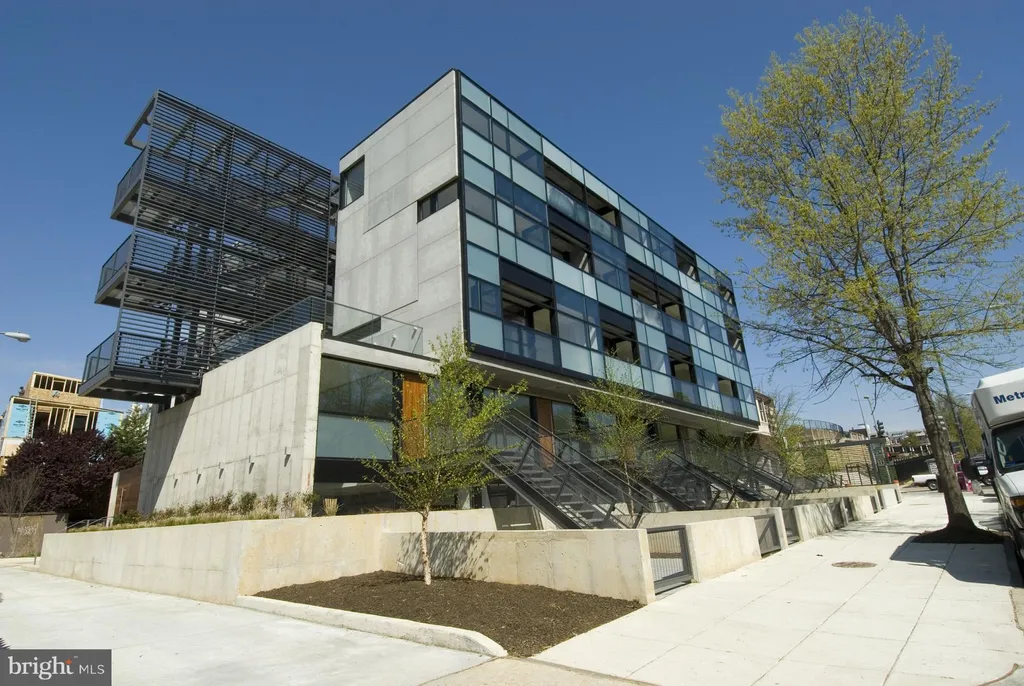 Additional image 2 of 2250 11th St NW Unit 105, Washington, DC 20009