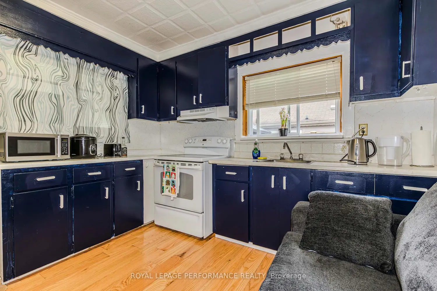 Additional image 11 of 98 Boyce Avenue