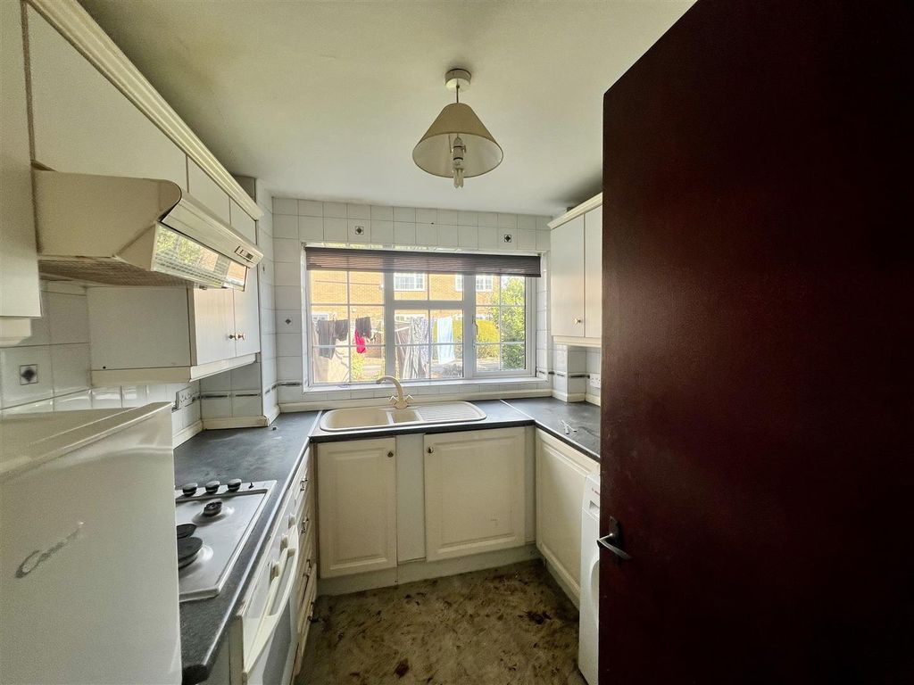 Additional image 10 of 2 bed flat for saleGreen Lane, Cookridge LS16