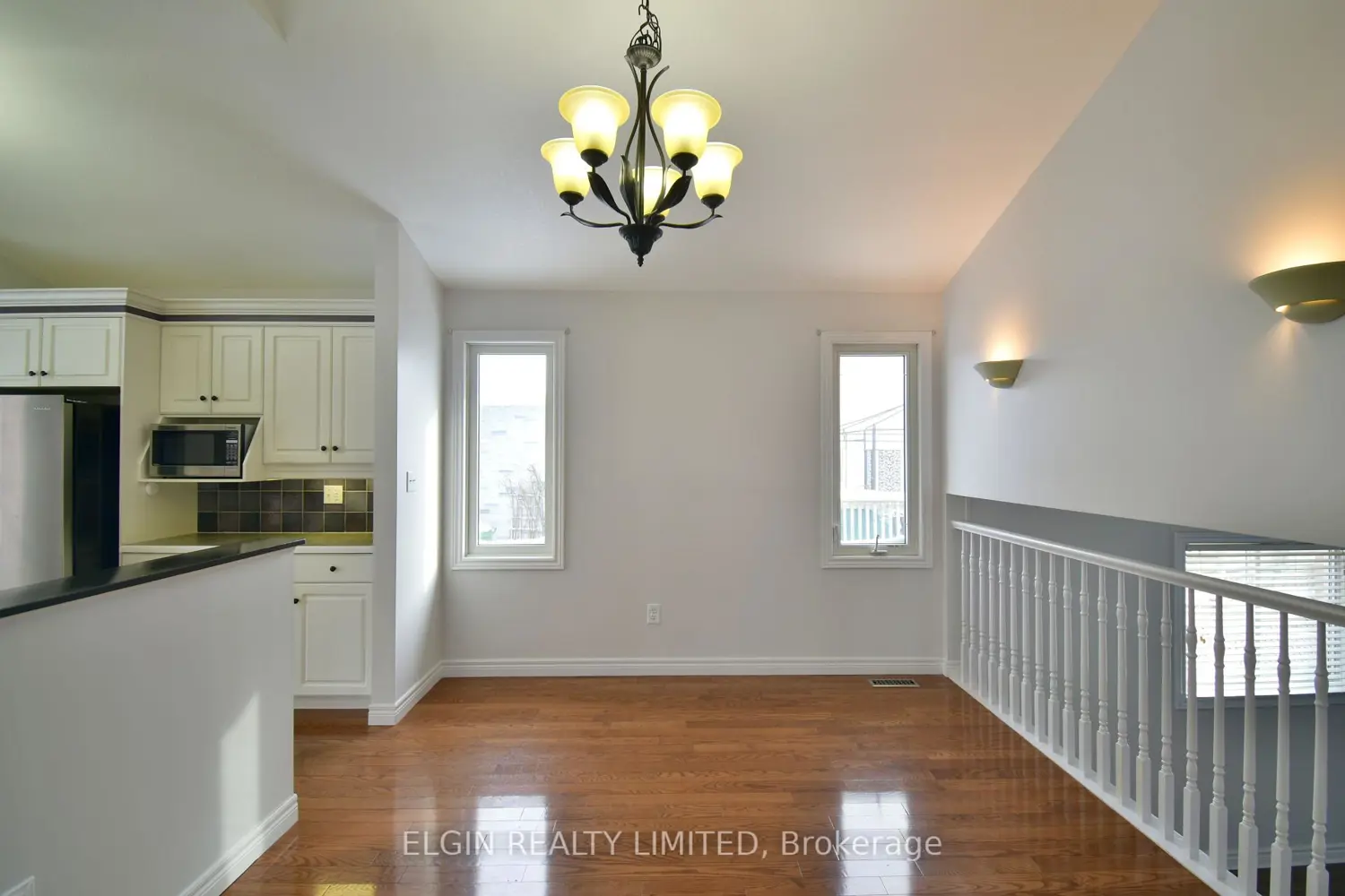 578 Wellington Street photo 3