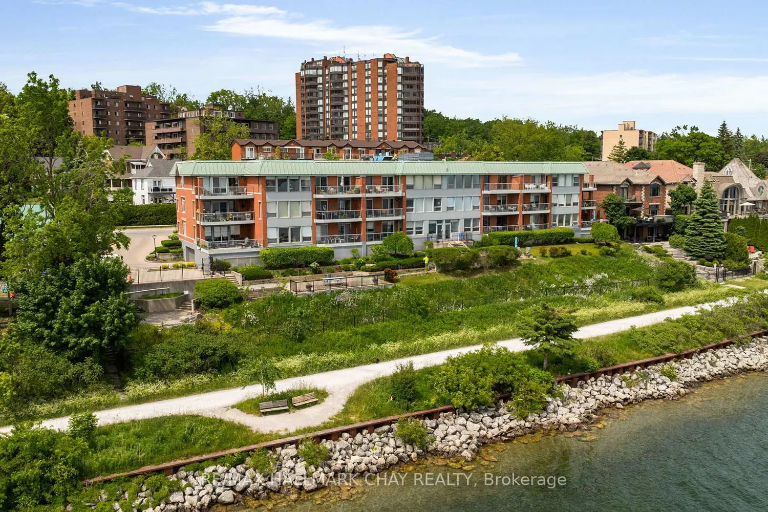 21 Kempenfelt Drive 103