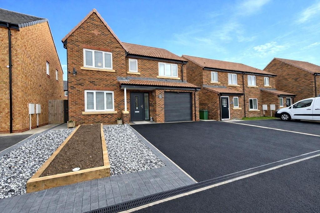 4 bed detached house for saleWayfarer Meadows, Hartwell Park, Hartlepool TS27