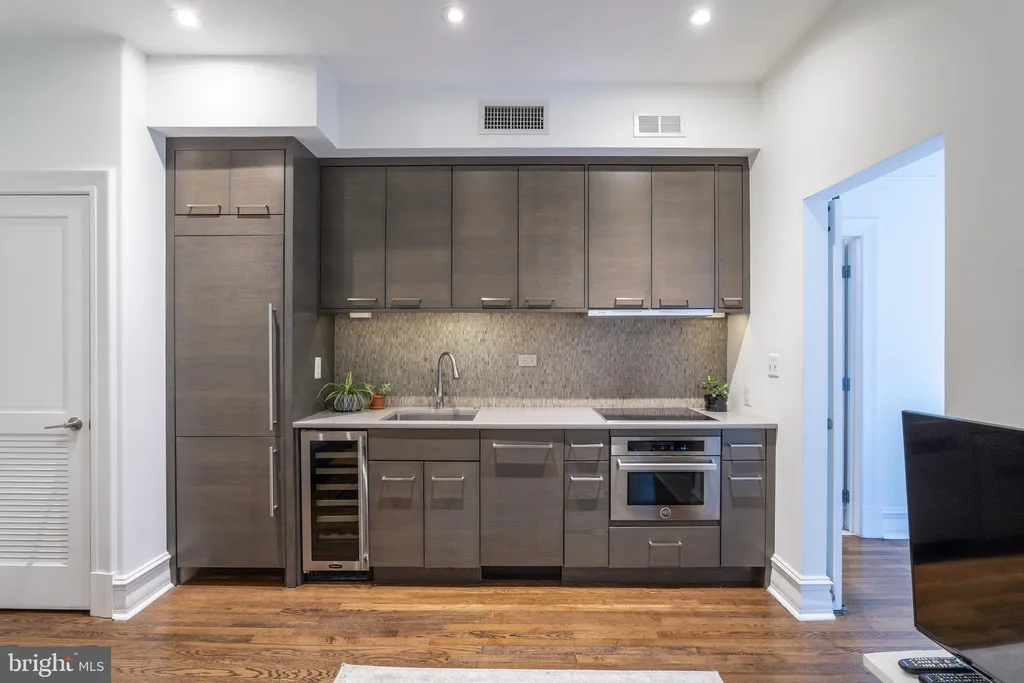 Additional image 7 of 1801 16th Street NW Unit 303, Washington, DC 20009