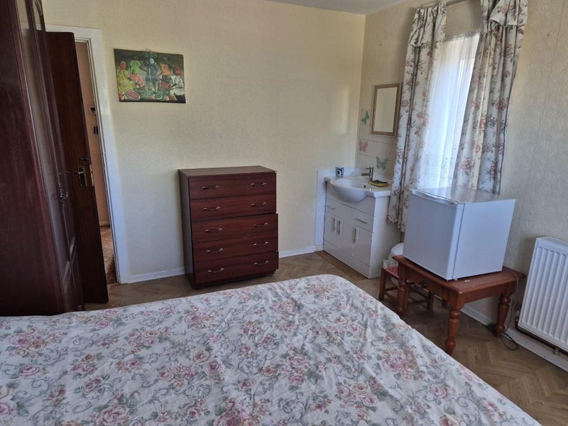 Additional image 2 of Room in a Shared Flat, Windsor St, UB8, N1 7GU