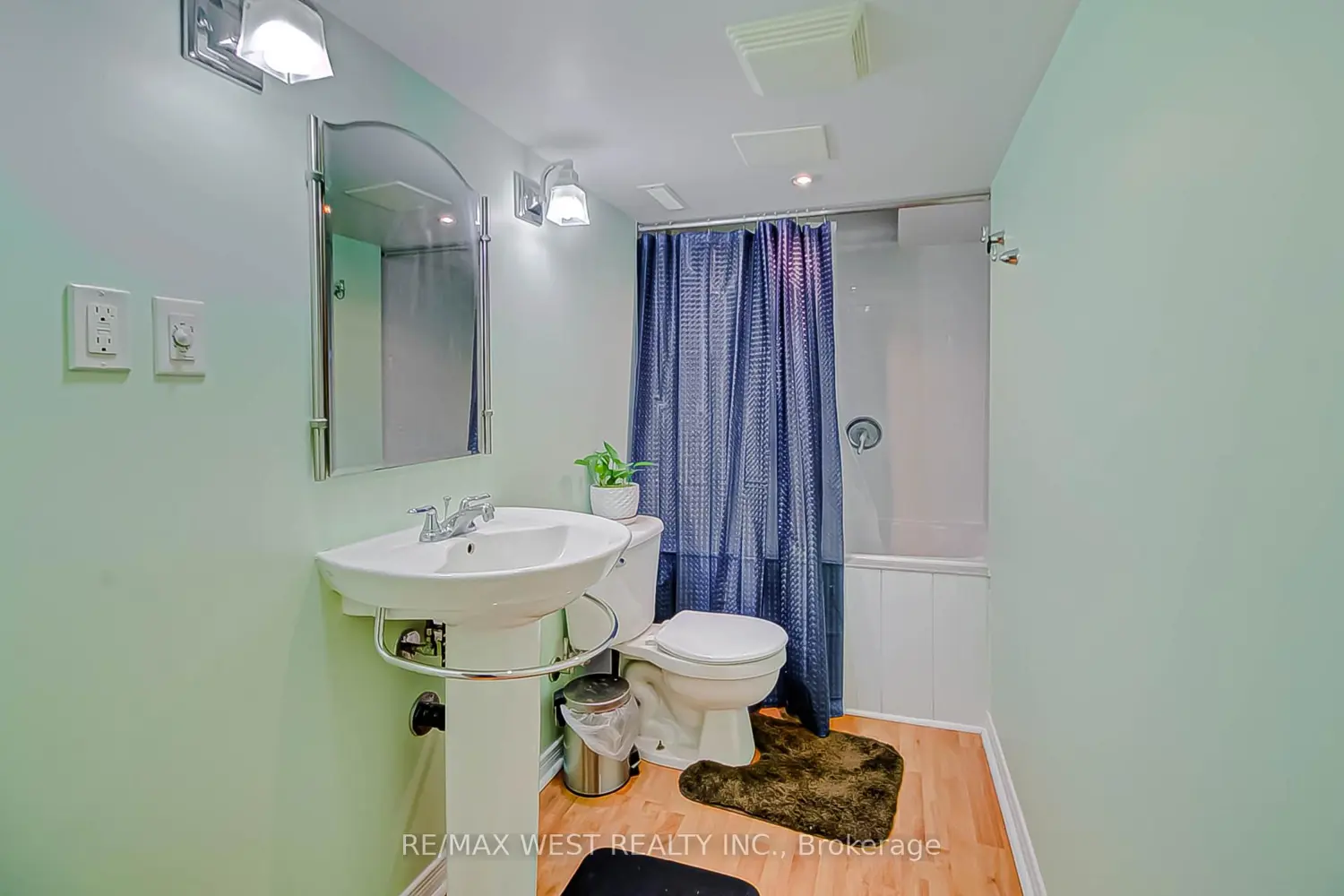 Additional image 17 of 6400 Lawrence Avenue 12