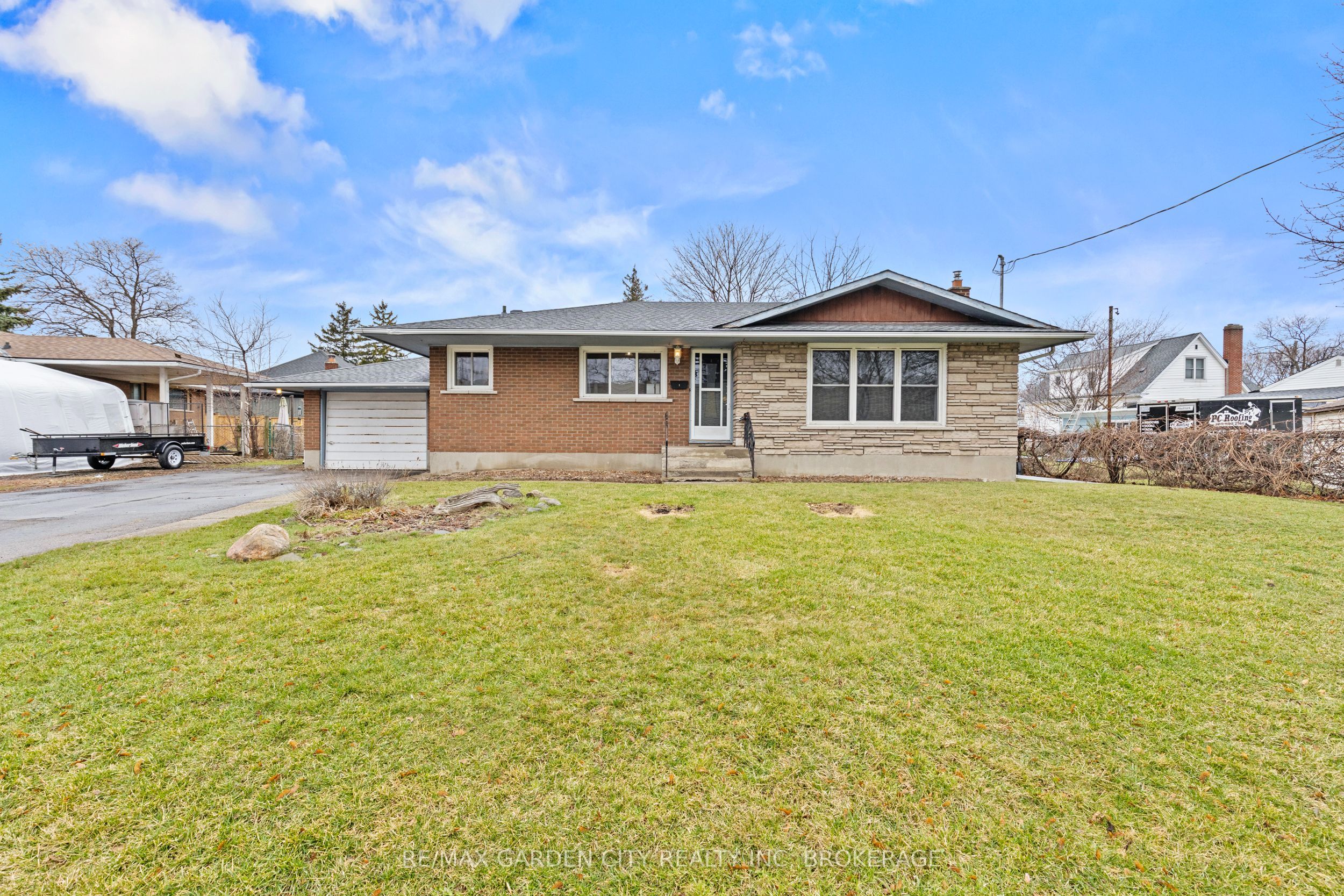 Primary image of 1 Gladman Avenue, St. Catharines, ON, L2N 4A2