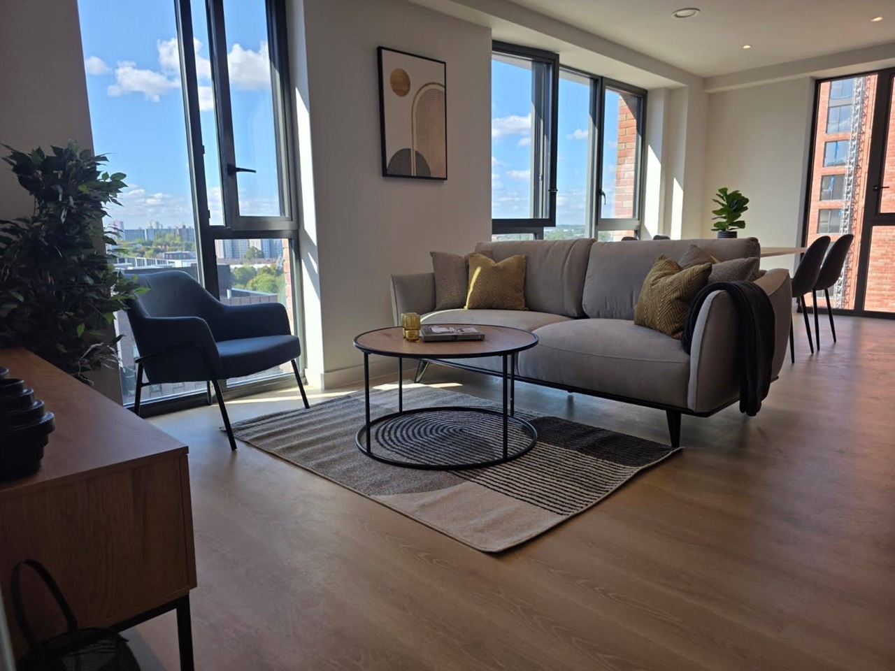 2 Bed Flat, Dutton Street, M3, N1 7GU