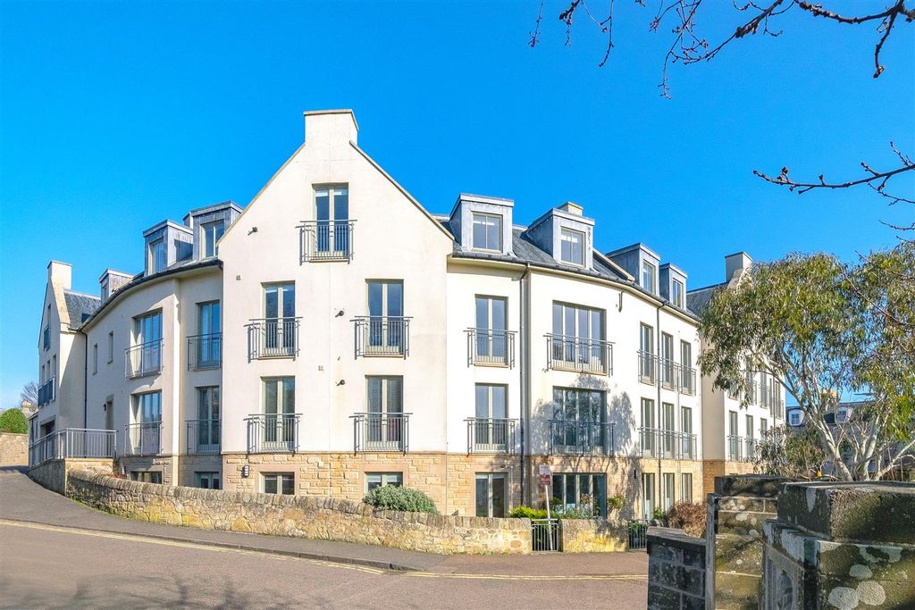 3 bed flat for saleFlat 1, 80 Argyle Street, St. Andrews KY16