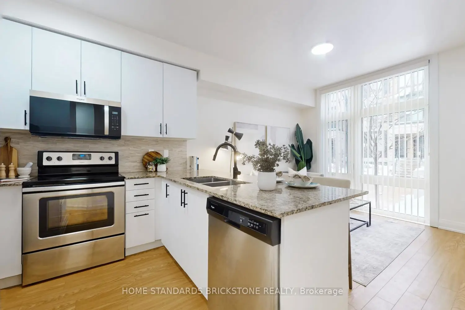19 Eldora Avenue 53 photo 3
