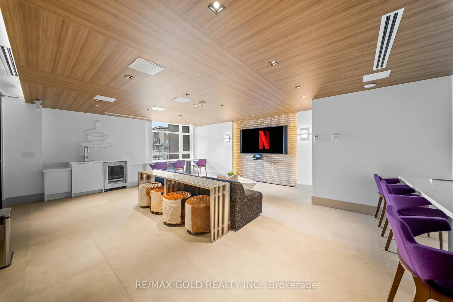 Additional image 6 of 600 North Service Road 506