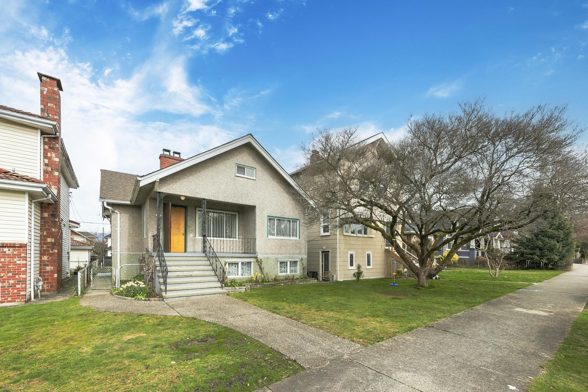 3521 Triumph Street, Vancouver, BC, V5K 1V2