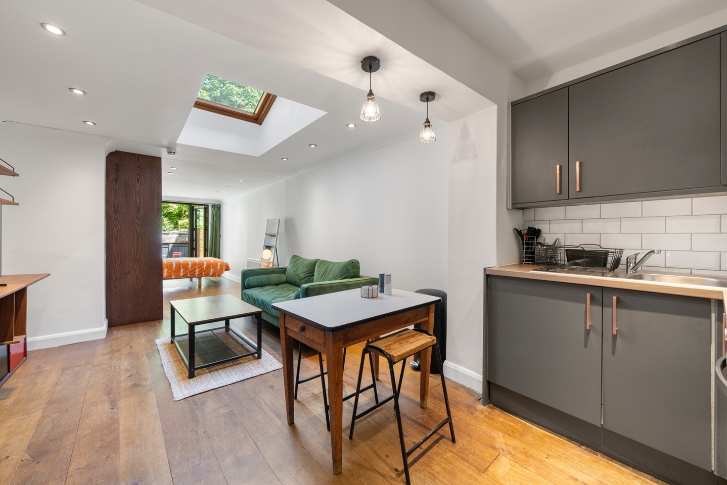 Studio Flat, Kingsland Road, E8, N1 7GU