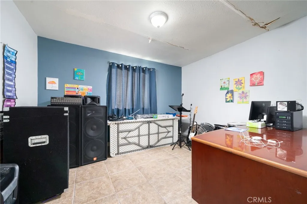 Additional image 32 of 25014 5th Street, San Bernardino, CA 92410