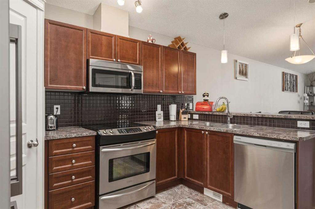 Additional image 5 of 200 New Brighton Green SE, Calgary, AB, T2Z 0J8