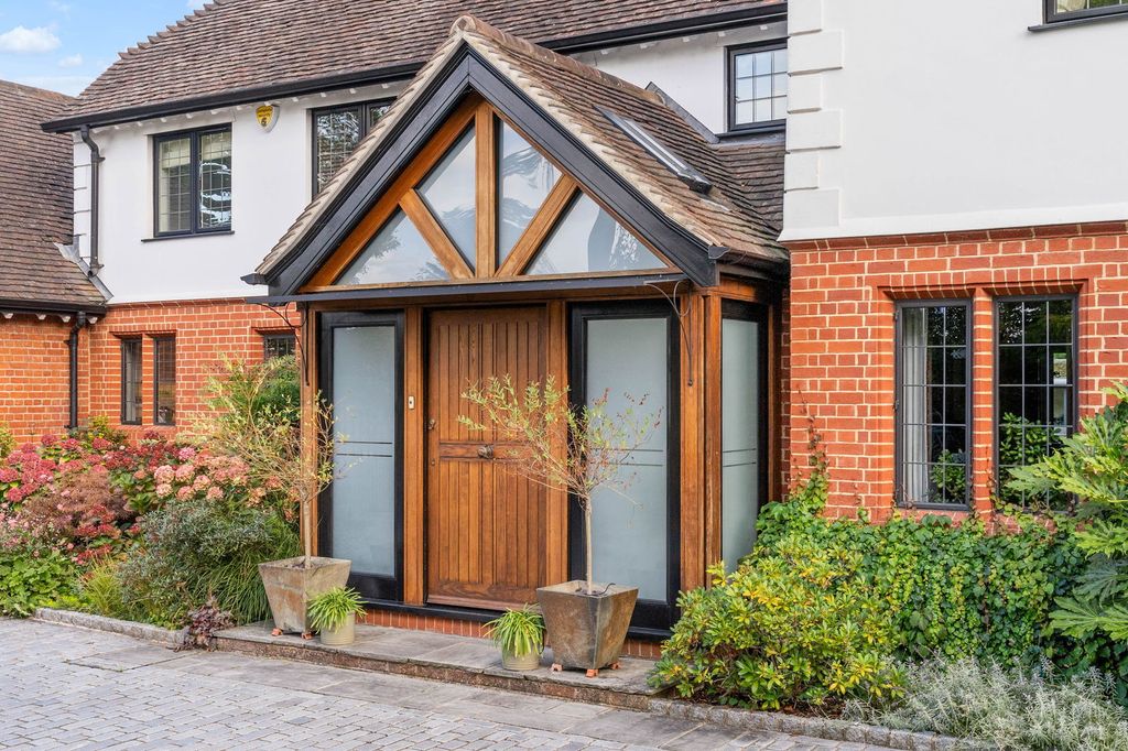 Additional image 89 of 6 bed detached house for saleRoundwood Avenue, Hutton Mount, Brentwood CM13