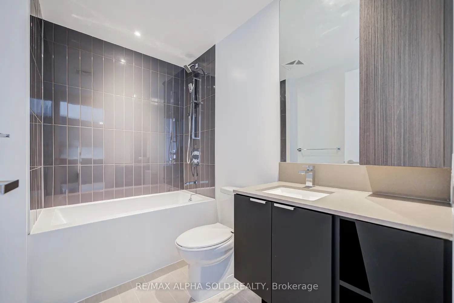 Additional image 14 of 3883 Quartz Road 2108