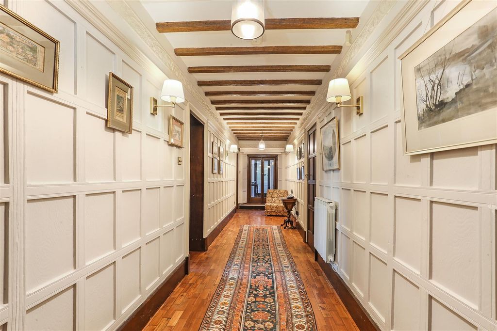 2 bed flat for salePrivate Road, Rodborough Common, Stroud GL5 photo 4