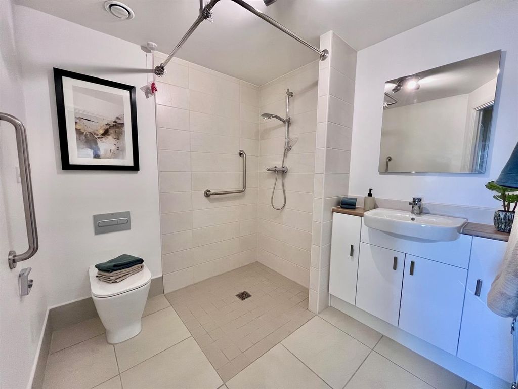 Additional image 8 of 2 bed flat for saleStation Road, Buxton SK17
