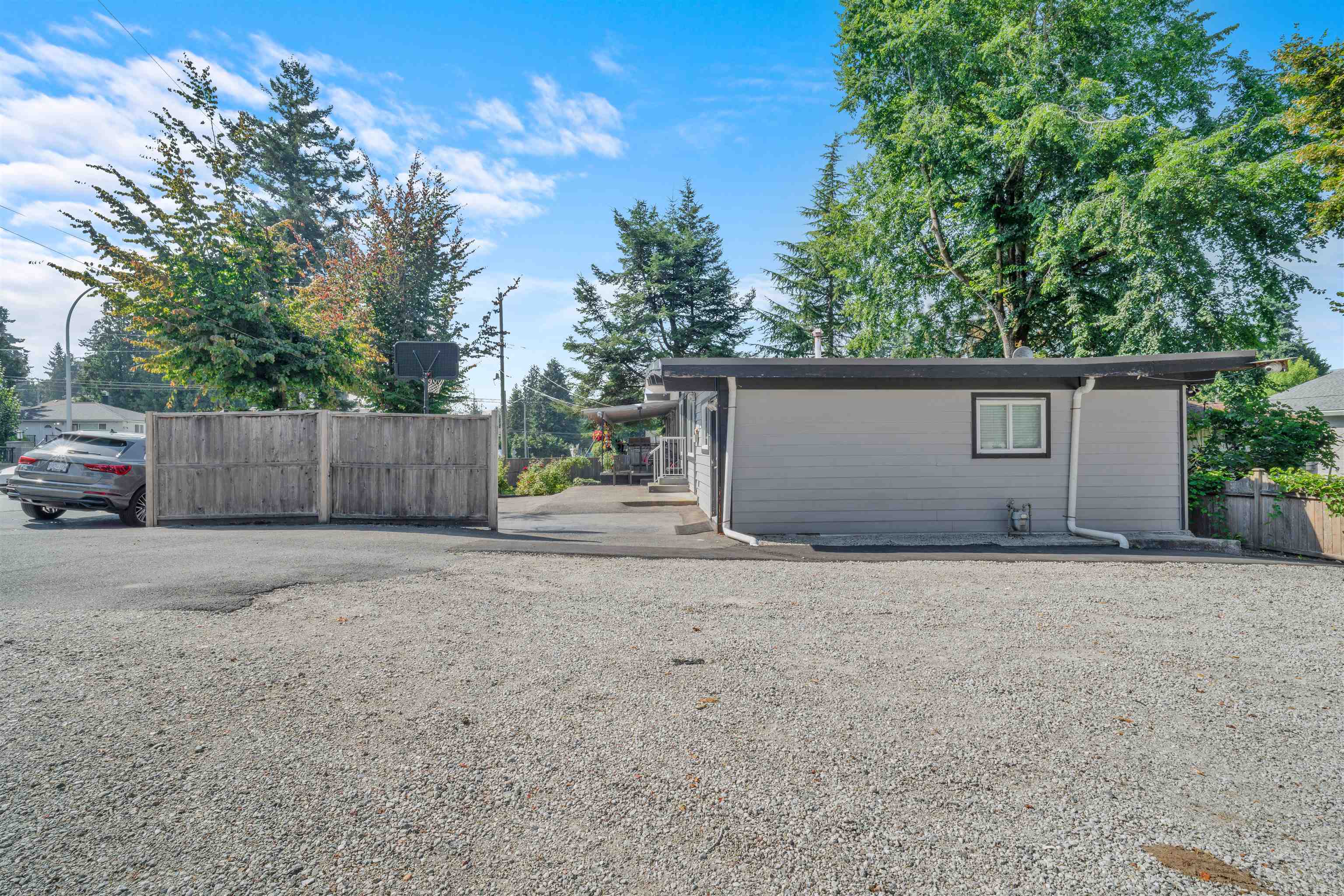 12847 106 Avenue, Surrey, BC, V3T 2B9