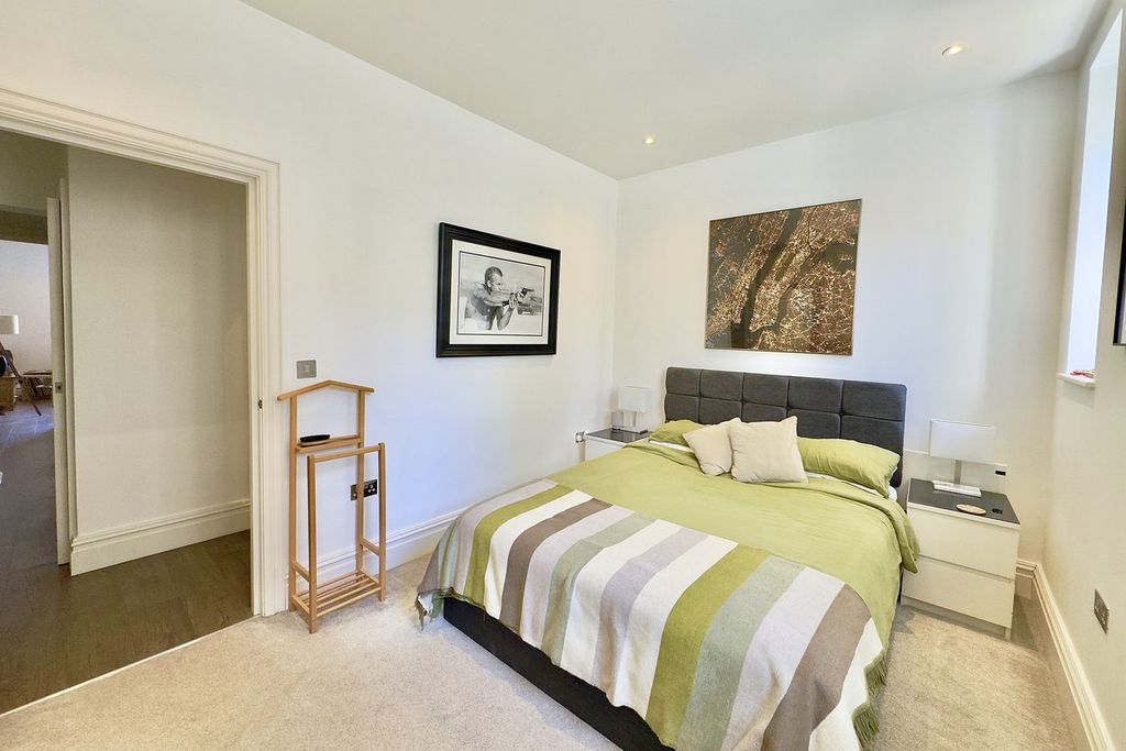 Additional image 9 of 1 bed flat for saleHighfield Hall, Christchurch Road, Bournemouth BH1