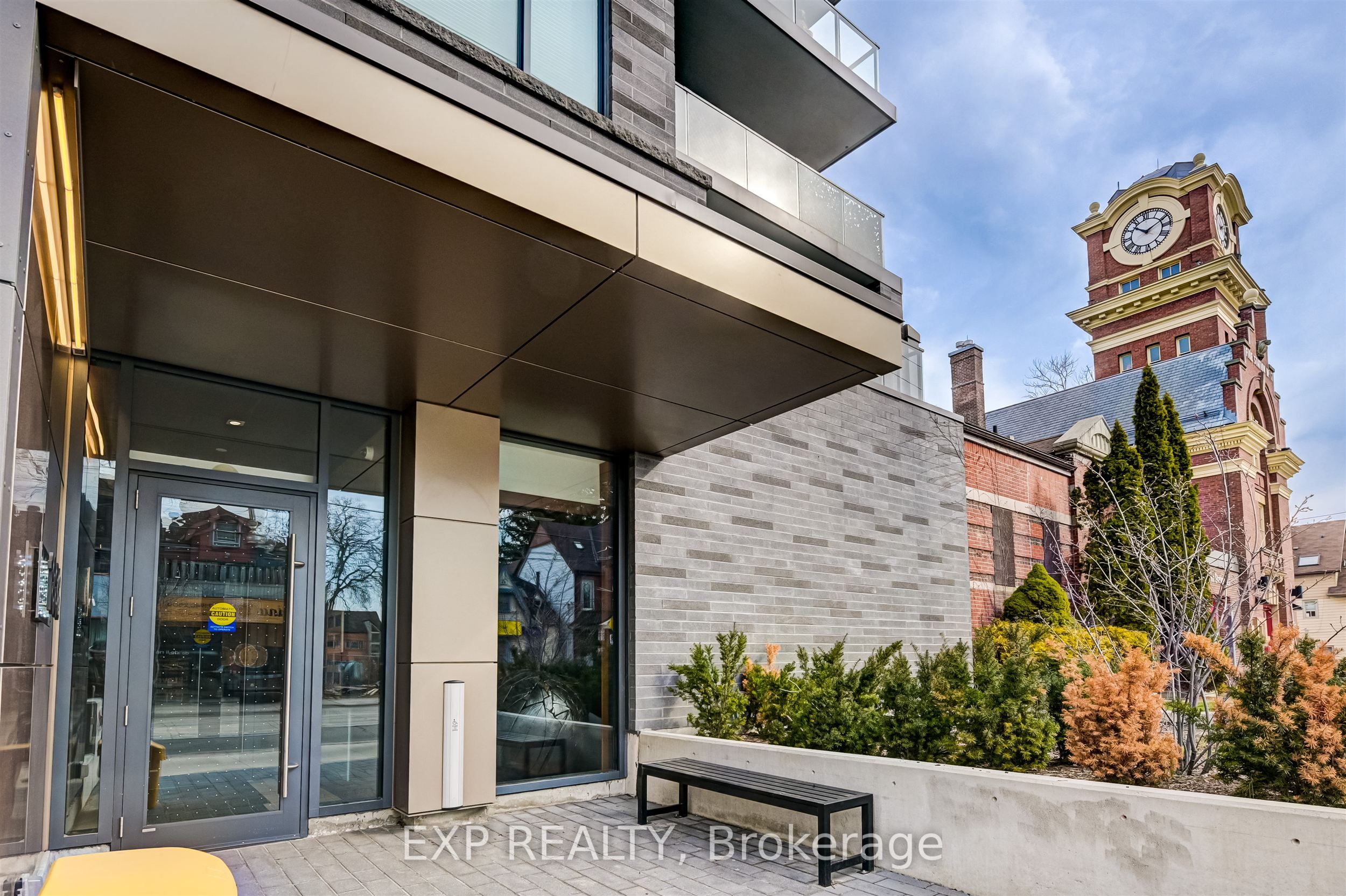 Additional image 3 of 403-1888 Queen Street E, Toronto, ON, M4L 1H3