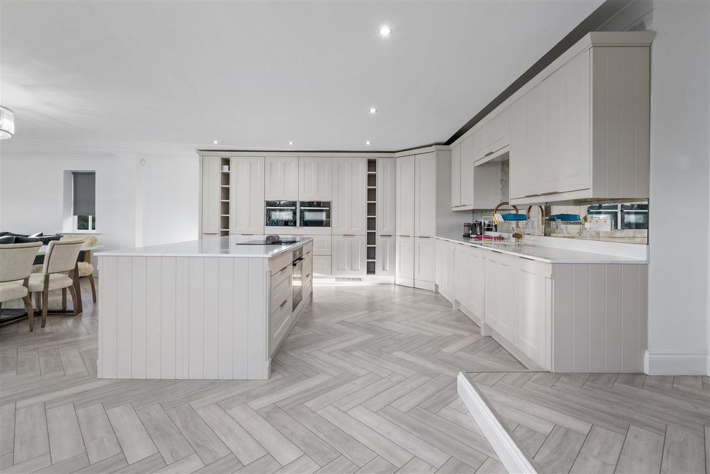 Additional image 3 of 6 bed detached house for salePark Drive, Hartlepool TS26