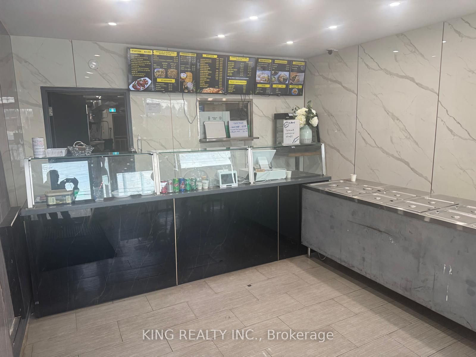 11-2893 Lawrence Avenue E, Toronto, ON, M1P 2S8