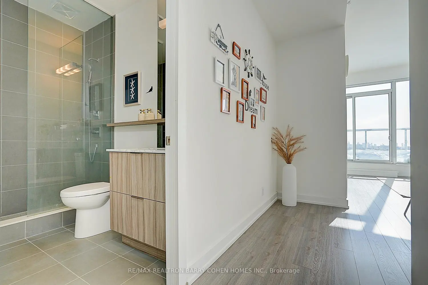 Additional image 10 of 6 Parkwood Avenue 806