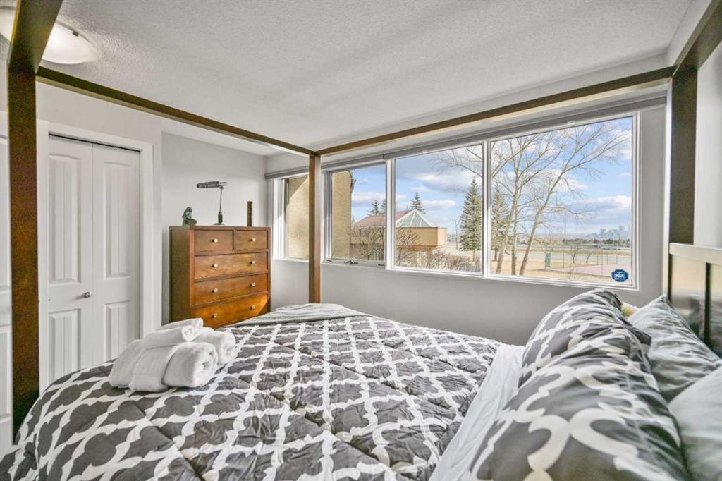 Additional image 3 of 1-226 Village Terrace SW, Calgary, AB, T3H 2L4