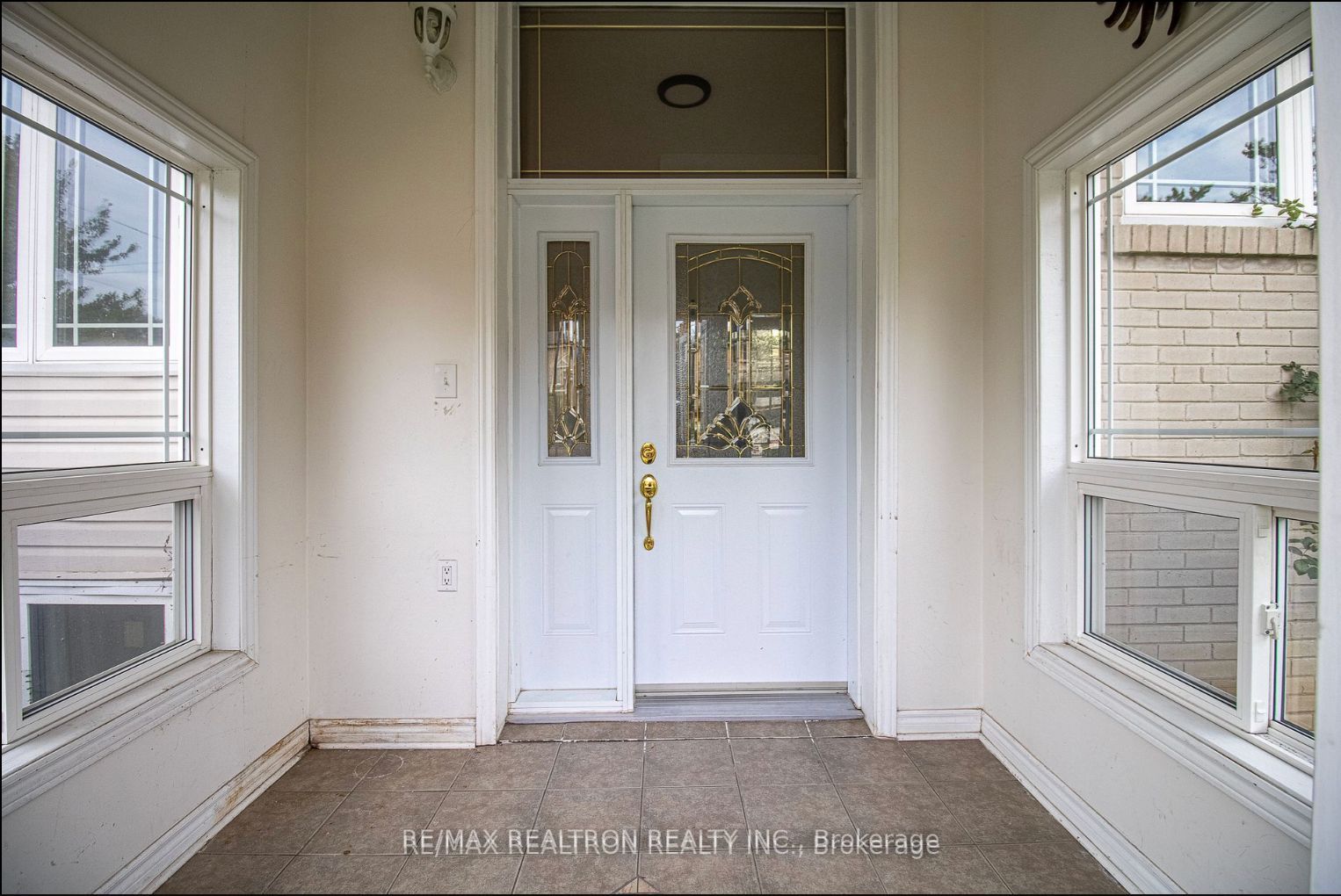 Additional image 2 of 102 Castle Hill Drive, Toronto, ON, M1T 2T7