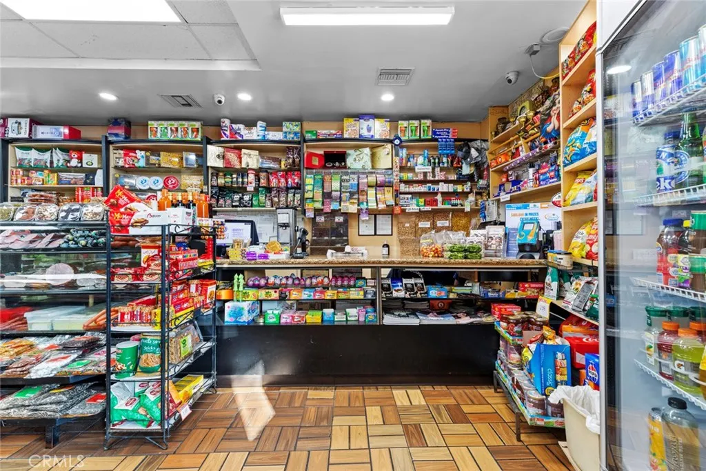 Additional image 51 of 906 S Gkenoaks Boulevard, Burbank, CA 91502