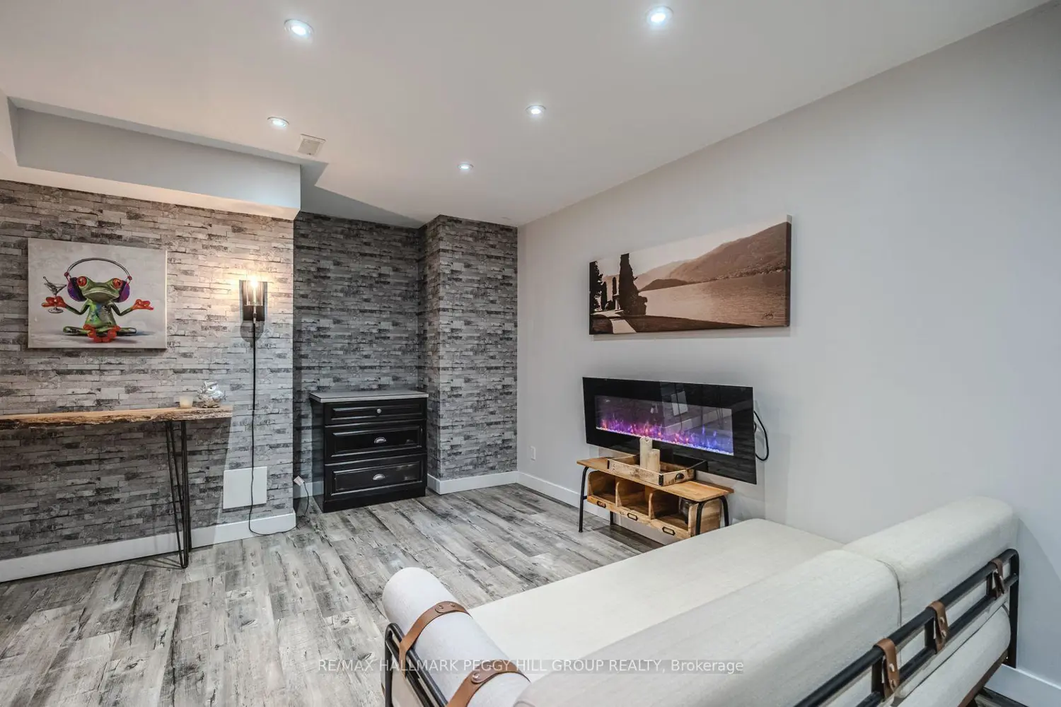 Additional image 9 of 11 Oakmont Avenue