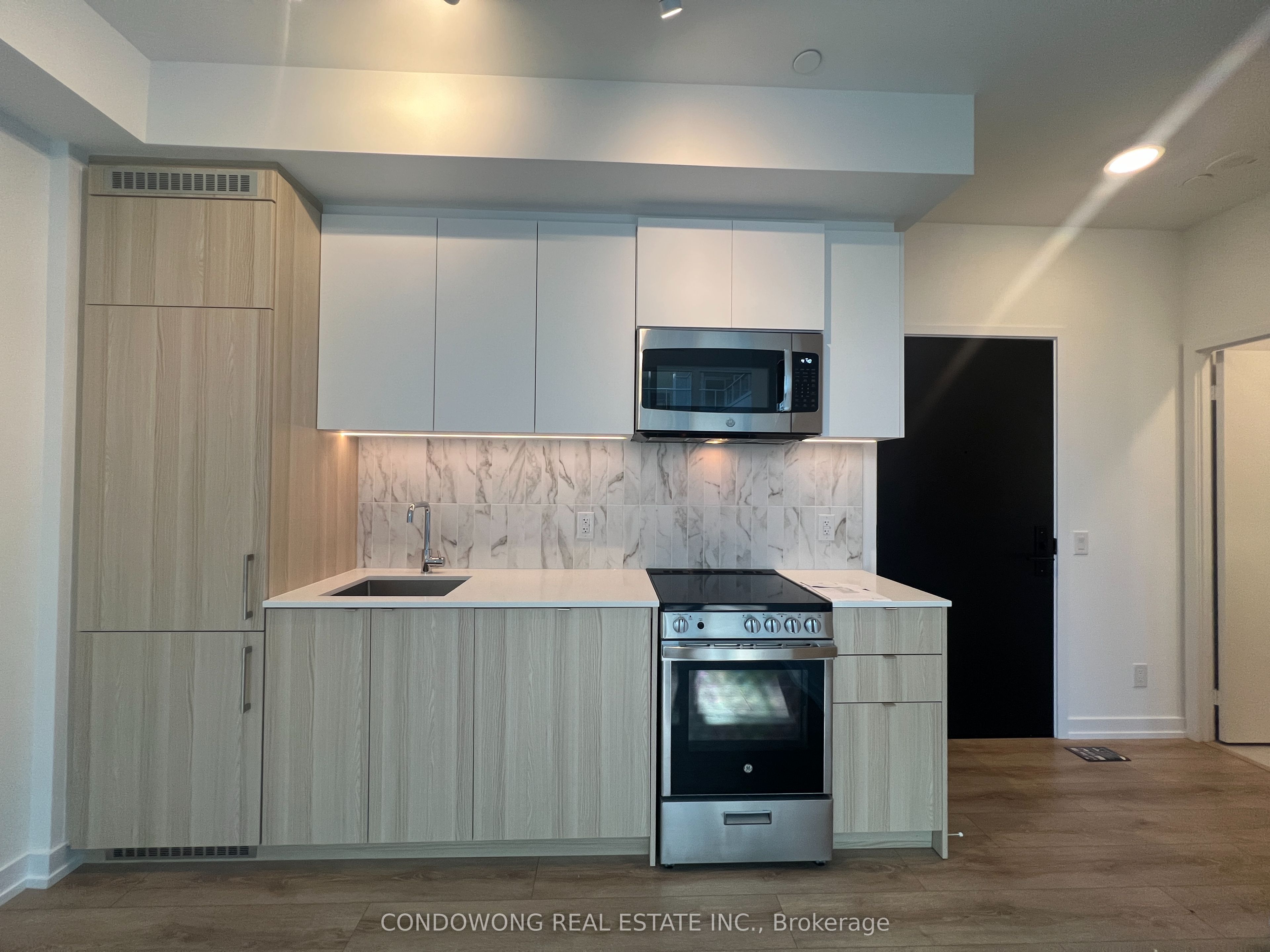 Additional image 2 of 702-500 Dupont Street, Toronto, ON, M6G 0B8
