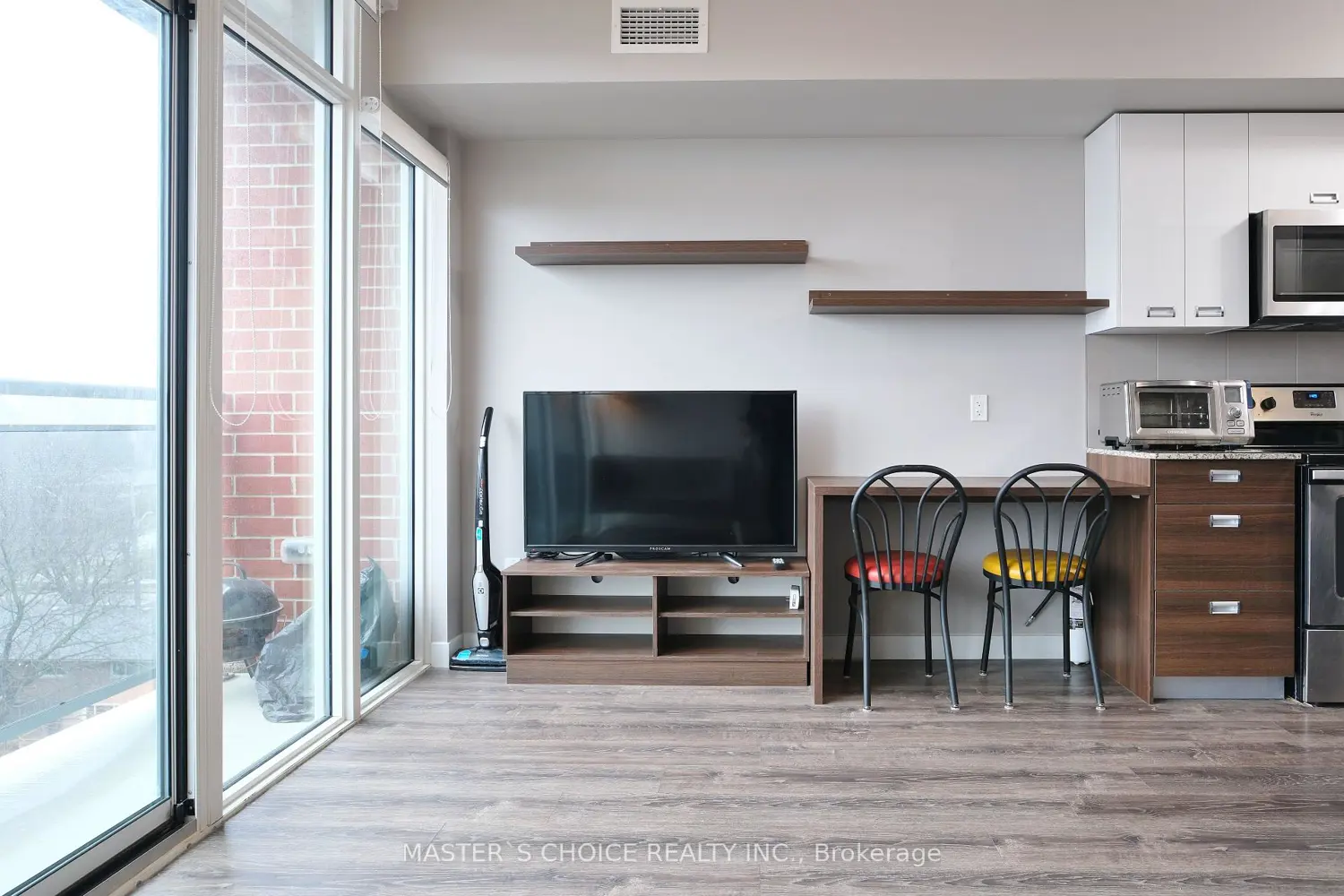 Additional image 12 of 308 Lester Street 605