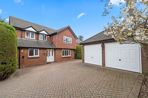 Cleveland Gardens, Worcester Park KT4