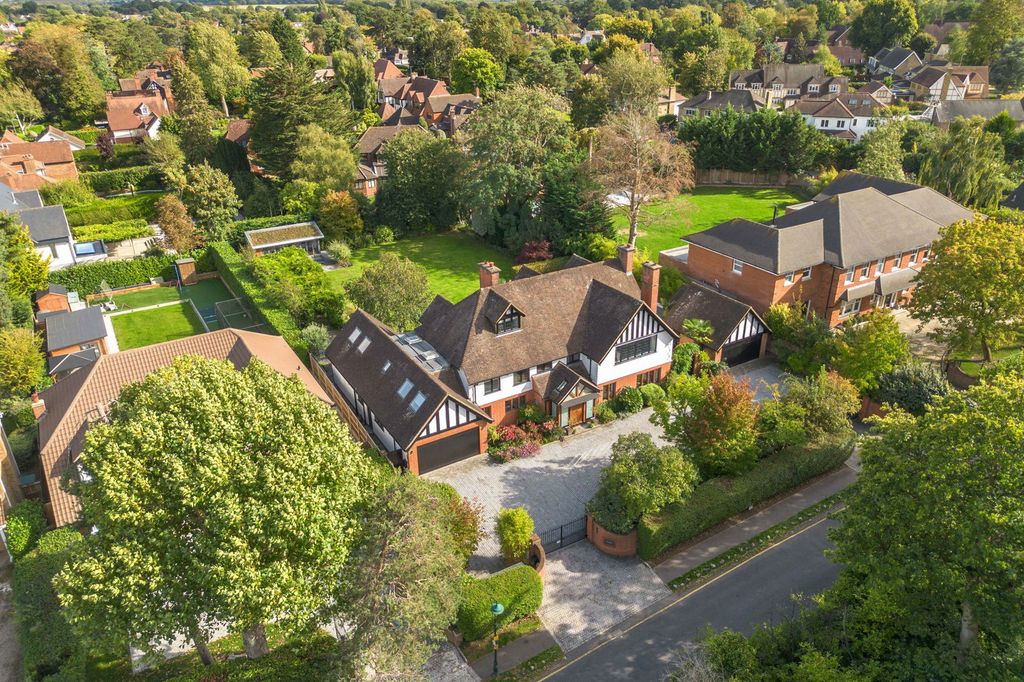 Additional image 85 of 6 bed detached house for saleRoundwood Avenue, Hutton Mount, Brentwood CM13