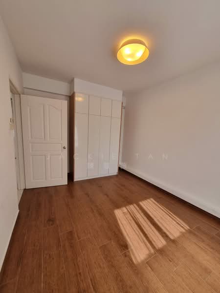 Additional image 19 of 39 Marine Parade Road