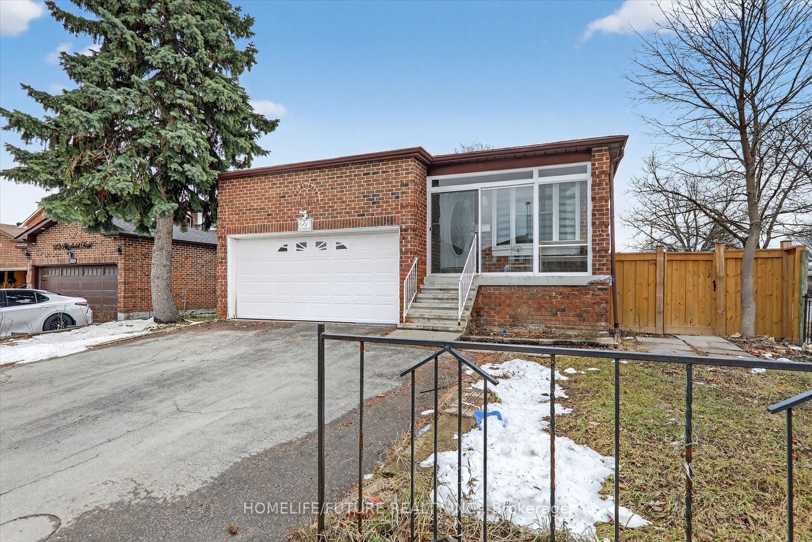 Additional image 3 of MAIN-221 Hupfield Trail, Toronto, ON, M1B 4L8