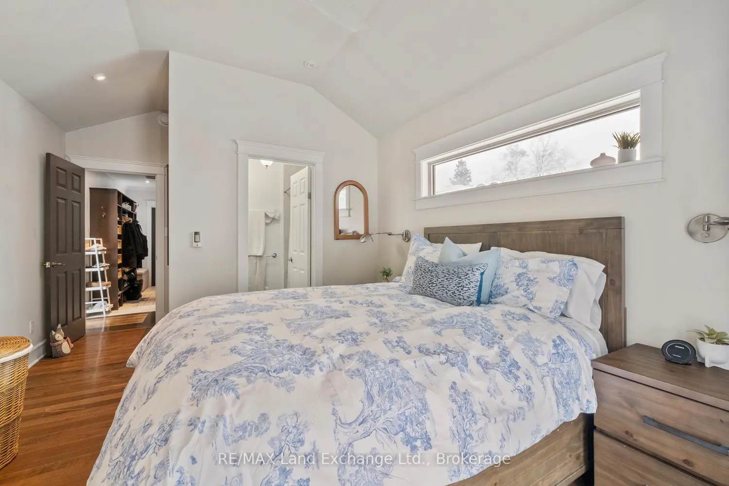 360 Boulton Street photo 3