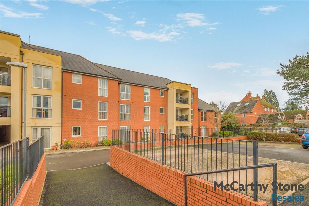 2 bed flat for saleFrancis Court, Barbourne Road, Worcester WR1